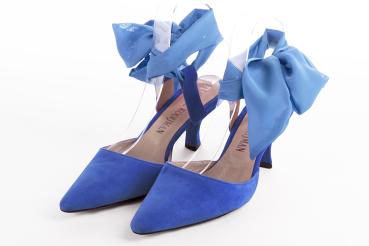 Electric blue women's open back shoes, with an ankle scarf. Tapered toe. Medium spool heels. Front view - Florence KOOIJMAN